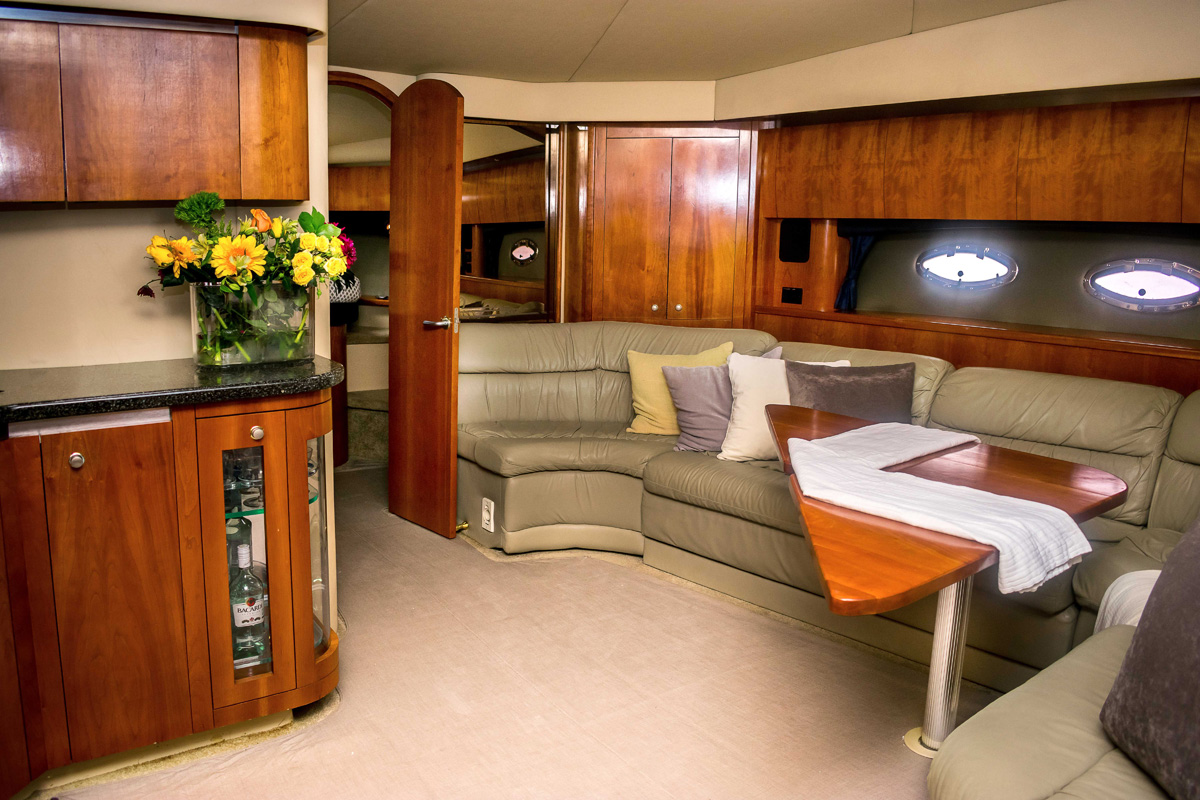 52 Cruiser Express Luxury Yacht 