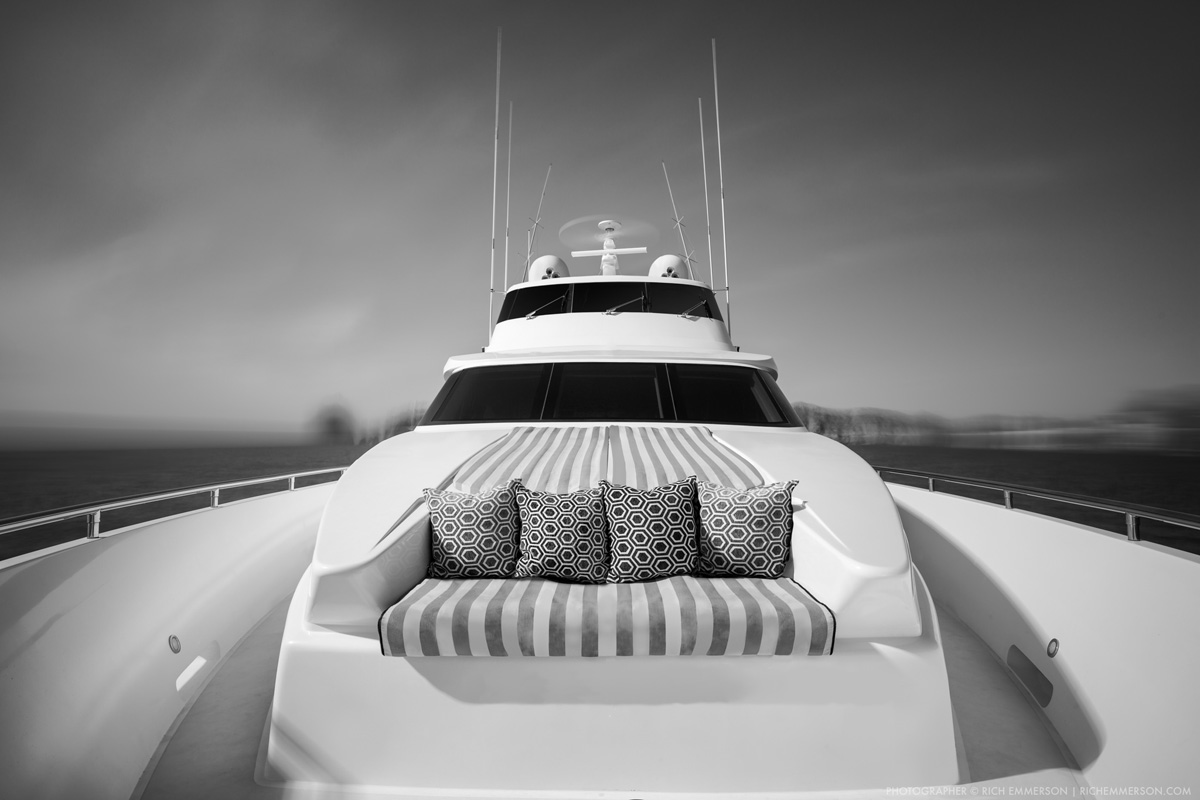 90 Horizon Luxury Yacht